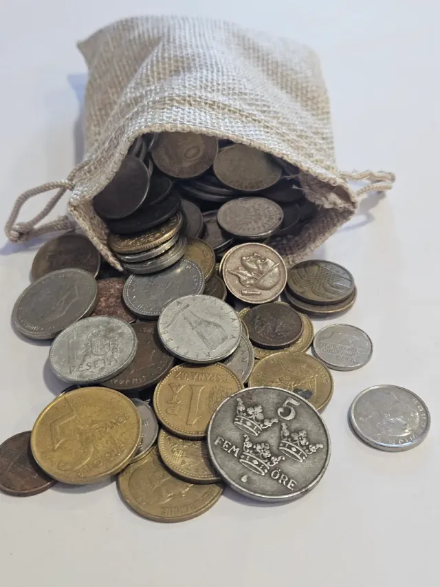 Saco regalo 200+ Monedas  Internacionales