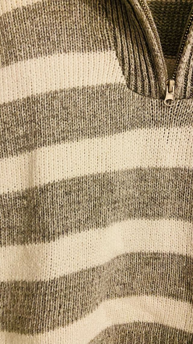 Jersey rayas gris y blanco con cremallera