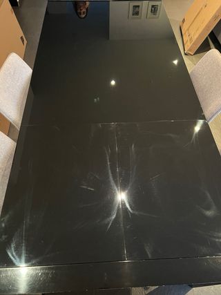 Mesa de comedor negra cristal y aluminio negro