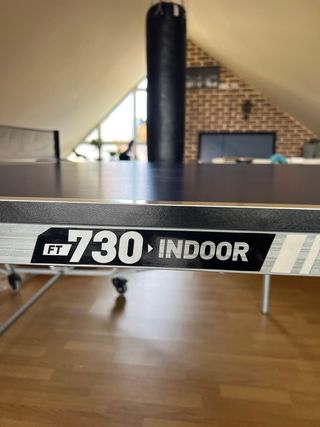 Mesa de ping pong azul