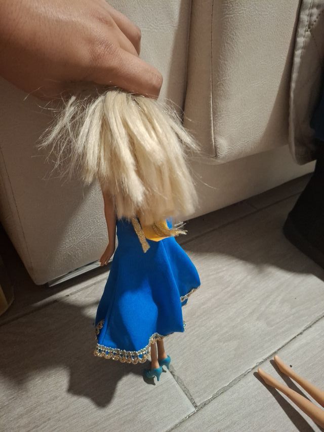Muñeca Barbie Vestido Azul