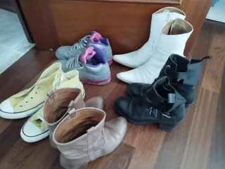 Botas y deportivas variadas