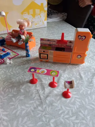 Familia Barriguitas con mobiliario