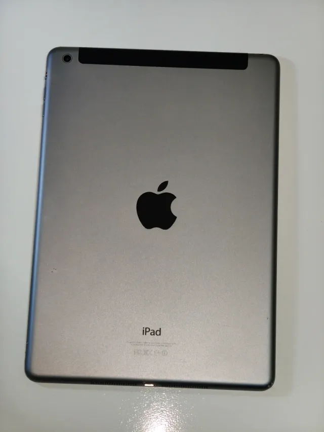 iPad Gris - Pantalla Rota