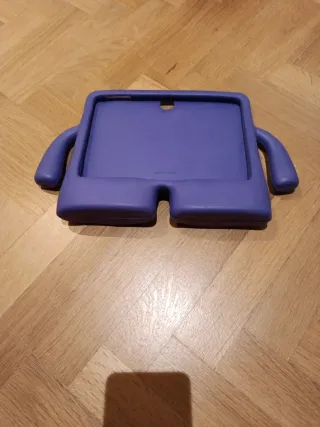 Funda protectora para tablet morada