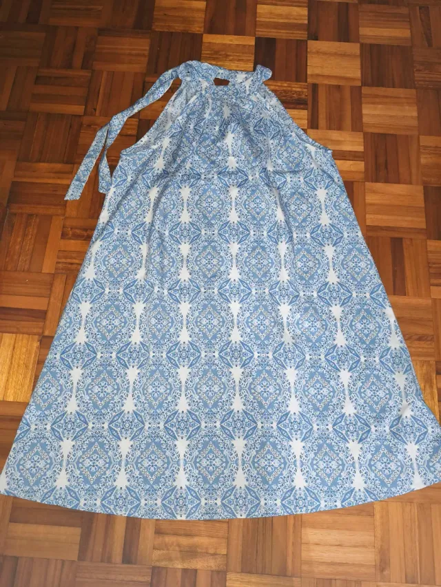 Vestido estampado azul y blanco