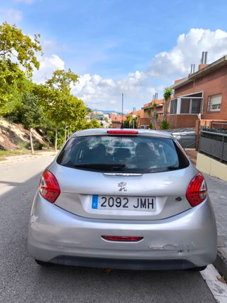 Peugeot 208 2016