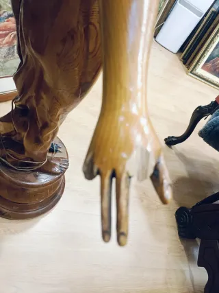 Antigua Lámpara Madera Figura Mujer Antorcha