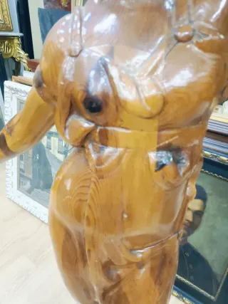 Antigua Lámpara Madera Figura Mujer Antorcha