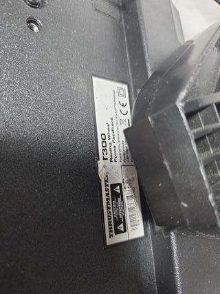 Volante Thrustmaster T300 con pedali , Motore