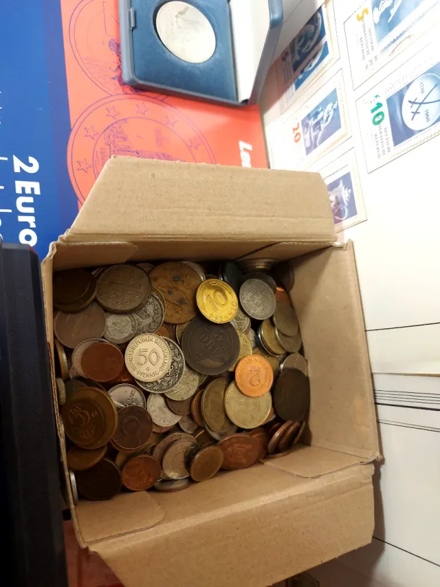 Lote Coleccionismo: Monedas, Billetes y Sellos