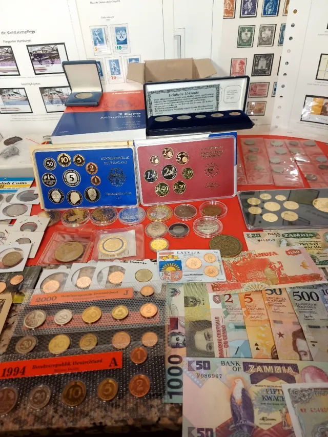 Lote Coleccionismo: Monedas, Billetes y Sellos