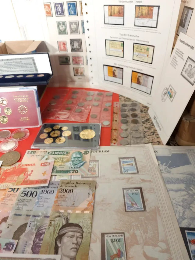 Lote Coleccionismo: Monedas, Billetes y Sellos