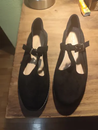 Manoletinas negras con tira y hebilla