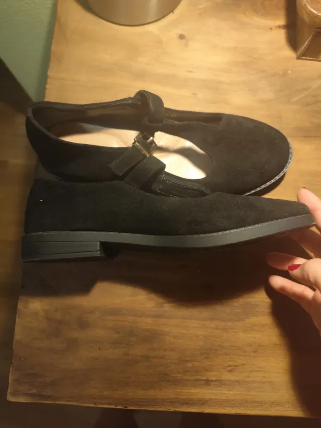 Manoletinas negras con tira y hebilla