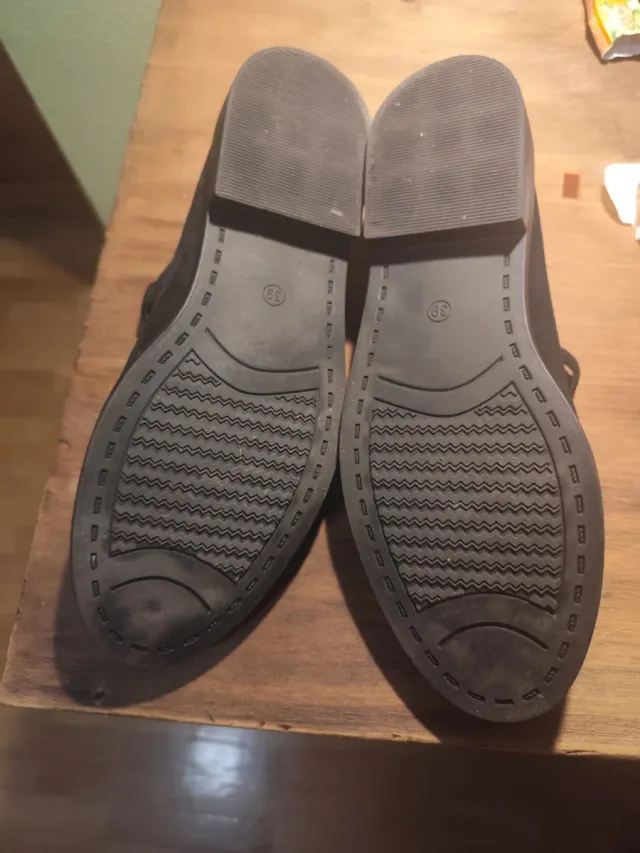 Manoletinas negras con tira y hebilla