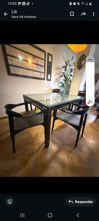 Mesa cristal y 4 sillas madera