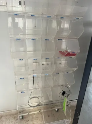 Estanterías y mobiliario para tienda