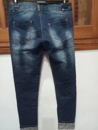 Vaqueros Semaforo Talla 48 con brillantes