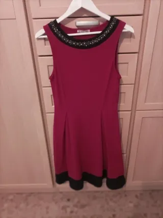 Vestido fiesta corto con pedrería