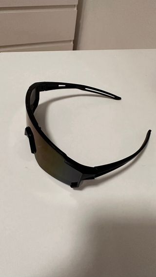 Gafas de sol deportivas azules y negras