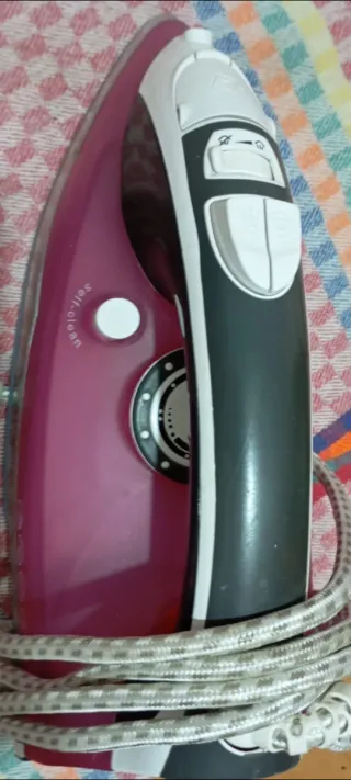 Plancha de ropa AXSON