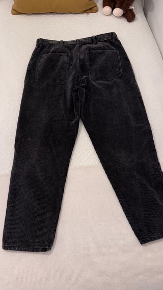 Pantalón pana gris Zara