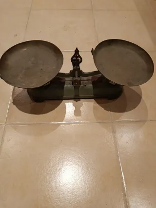 Balanza antigua Roverbal