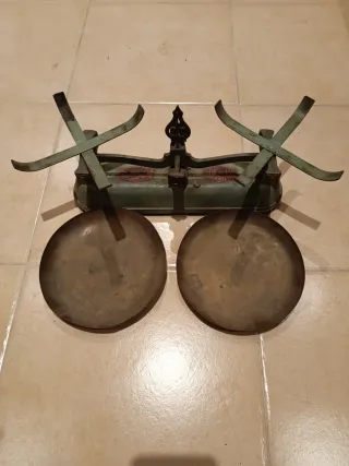 Balanza antigua Roverbal