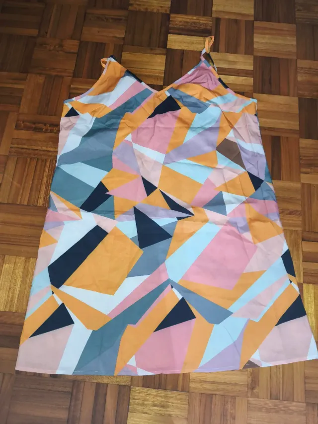 Vestido estampado geométrico tirantes