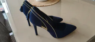 Elegantes zapatos de tacón azul marino. Talla 39