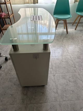 Mesa de manicura cristal y madera