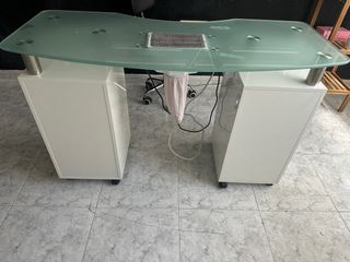 Mesa de manicura cristal y madera