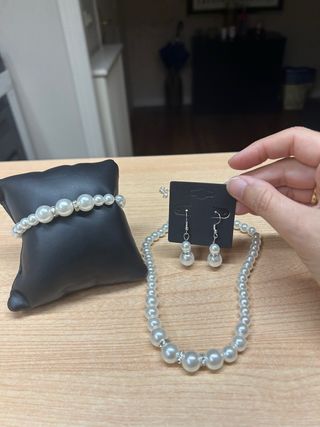 Conjunto Collar, Pendientes y Pulsera Perlas