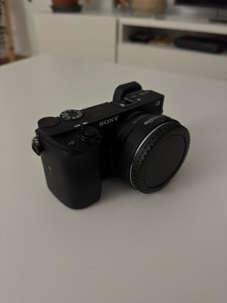 Sony a6300 + 2 objetivos + 4 baterías