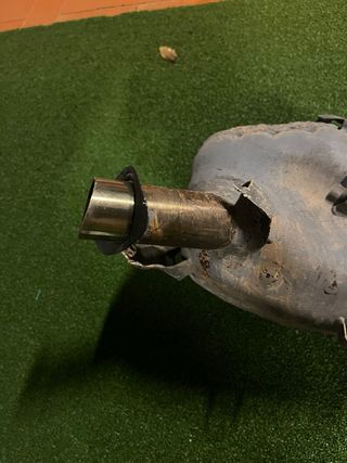 Tubo de escape Honda CB 650R modificado