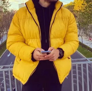 Abrigo acolchado amarillo Zara