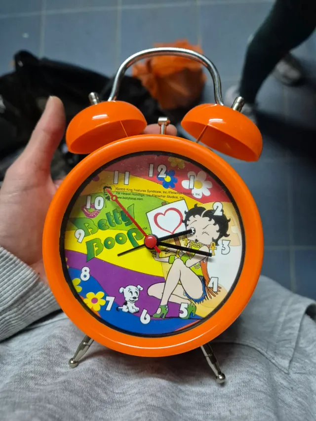 Despertador Betty Boop color naranja Retro