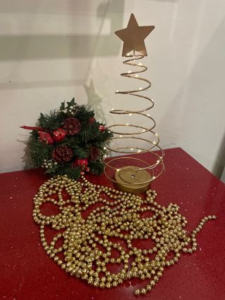 Arbol sin cables con luz y decoracion