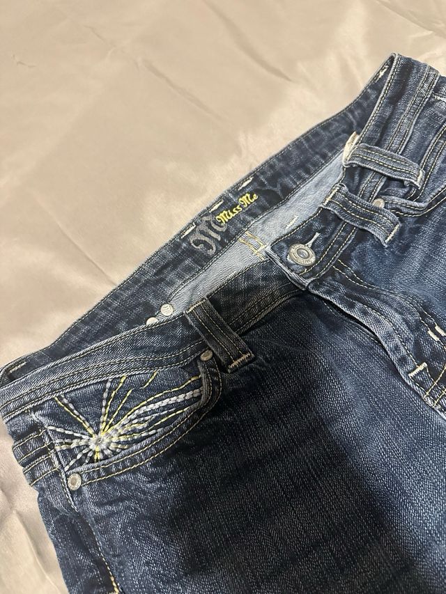 Jeans Miss Me con bordado sol