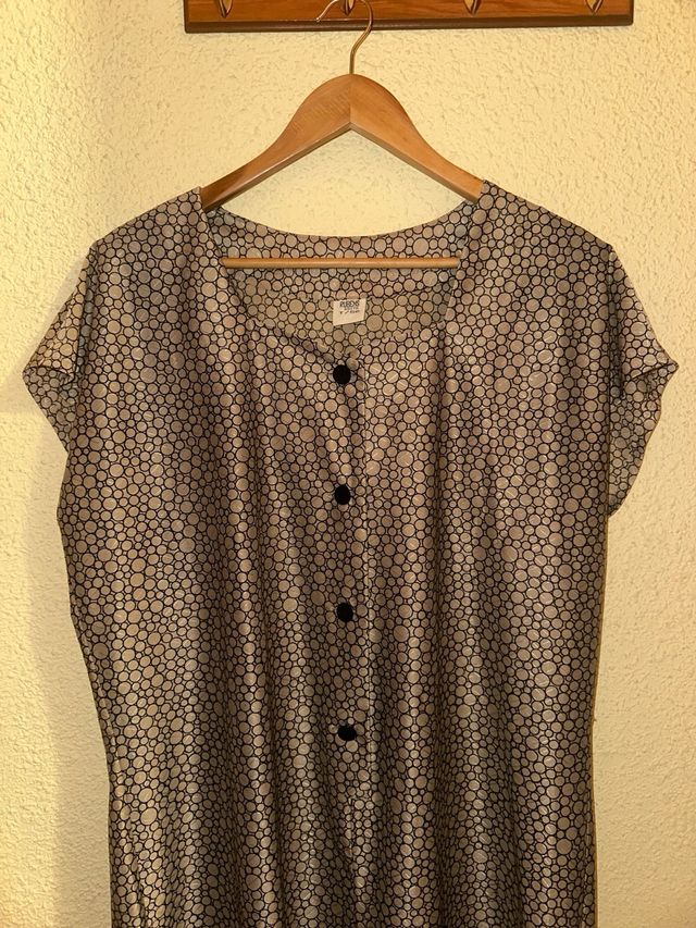 Camisa fresca con botones