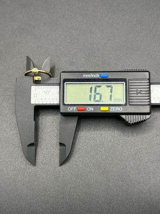 Anillo oro 18k solitario circonita. Peso: 2.4 gr.