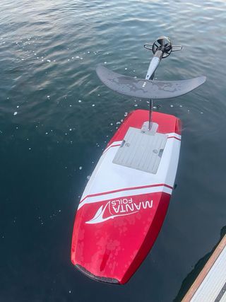 Tabla Efoil Manta 110 litros 4 horas de autonomía
