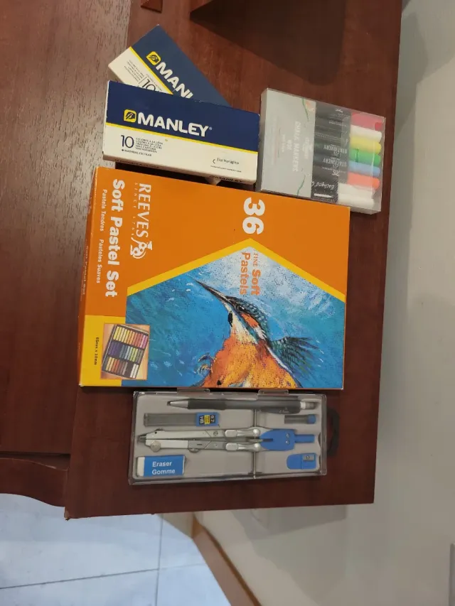 Lote Material Escolar: Pasteles, Lápices, Compás