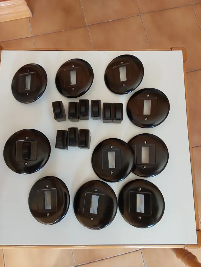 INTERRUPTORES ANTIGUOS NUEVOS SIN ESTRENAR 