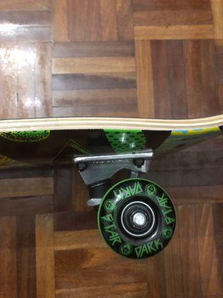 Skate profesional Darkstar sin estrenar. No envío.