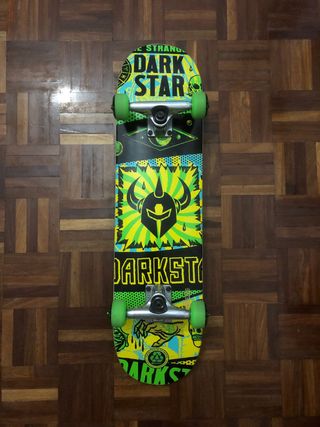 Skate profesional Darkstar sin estrenar. No envío.