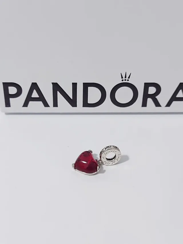 Pandora Charm Corazón Rojo