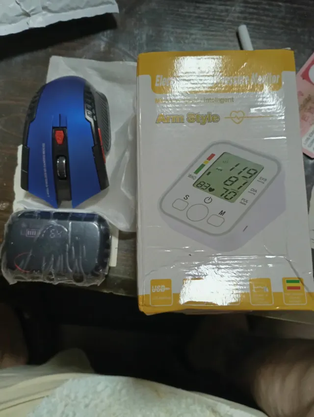 Lote de 3 artículos,Ratón, Auriculares y Tensiómet