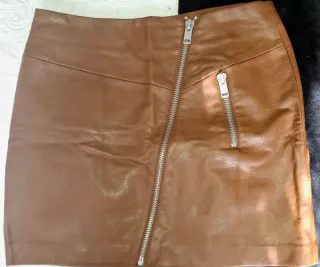 Falda cuero cremalleras Talla 40